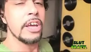 hombres maduros muy excitados con jovenrs