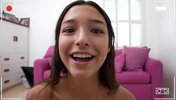 e pajea espiando a su madrastra desnuda