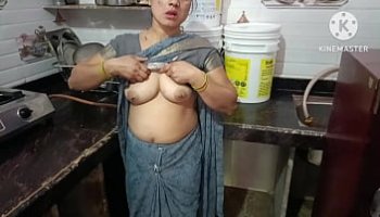 mulher transando com maquina