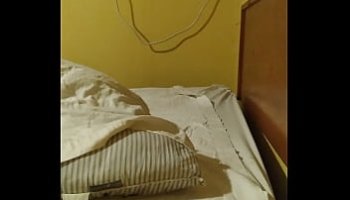 mulher peituda pelada