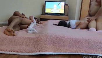 polvazo a cuatro patas viendo el culazo de la asistenta para descargar