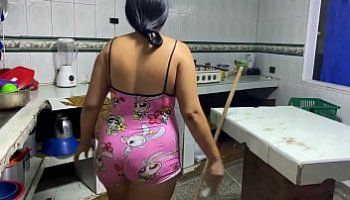dos mujeres asiemdo cexo