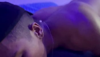 padre le mete el pene en el cono su hija