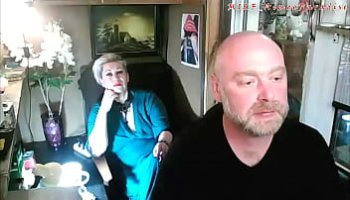 esposa puta manda a su hijo a comprar