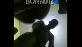 trio teniendo sexo en la calme
