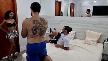 Tetona follada y mamada por virjos