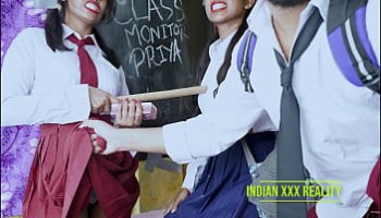 profesor coje ninas