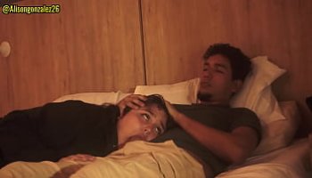 su mama durmiendo y se me te con su hija