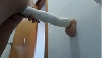 nieta excitada al vrela gran berga de su abuelo